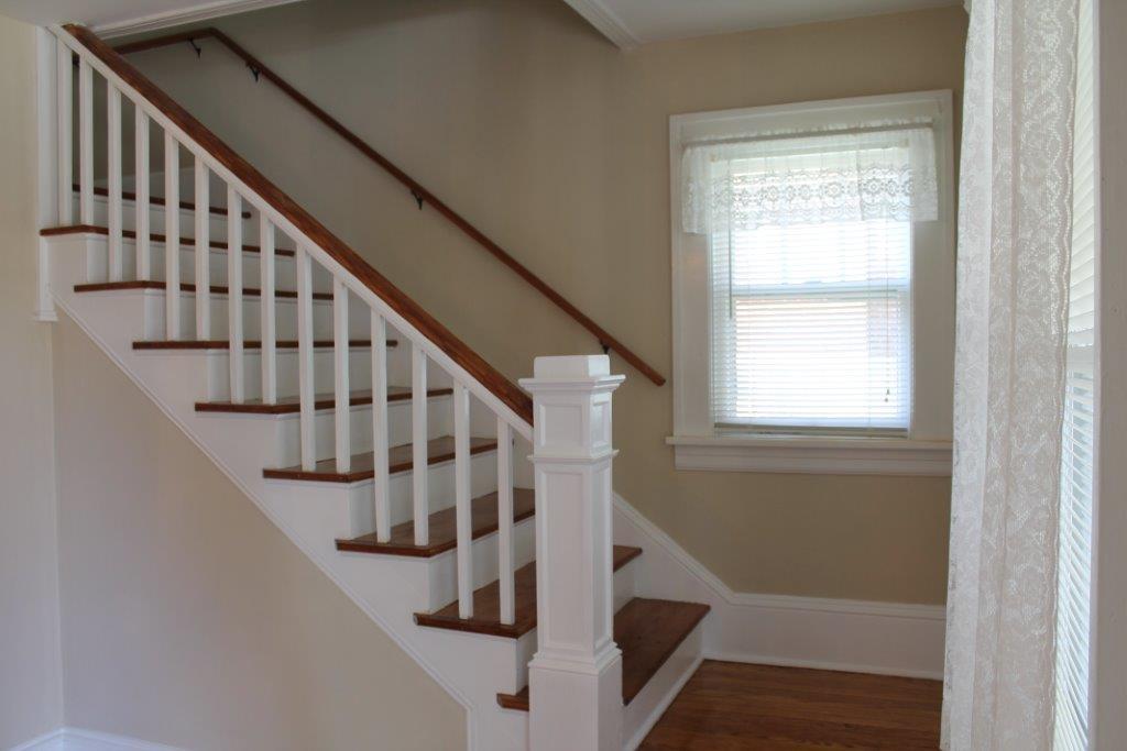 2509 Weaver Road Southwest Roanoke, VA 24015 - Photo 15 of 36 Steps off Foyer