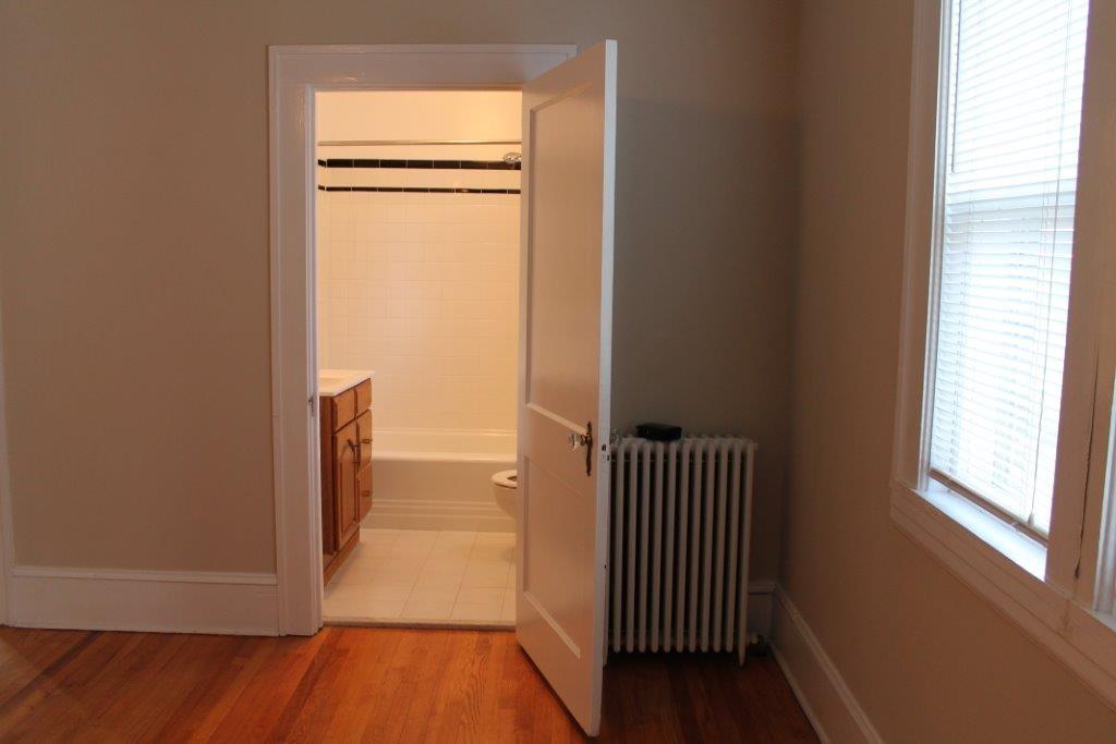 2509 Weaver Road Southwest Roanoke, VA 24015 - Photo 18 of 36 Bath off Den