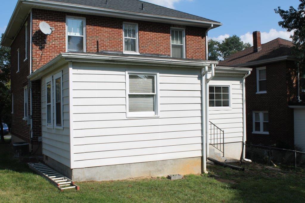 2509 Weaver Road Southwest Roanoke, VA 24015 - Photo 4 of 36 Rear view