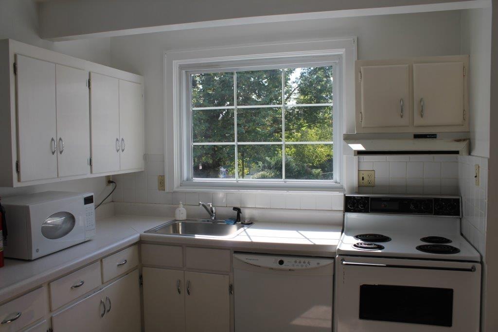 2509 Weaver Road Southwest Roanoke, VA 24015 - Photo 9 of 36 Eat in Kitchen
