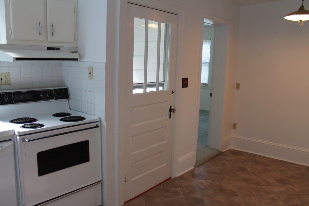 2509 Weaver Road Southwest Roanoke, VA 24015 - Photo 10 of 36 Eat in area