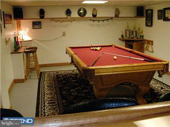 920 Newport Road Bristol, PA 19007 - Photo 6 of 12 Family Room