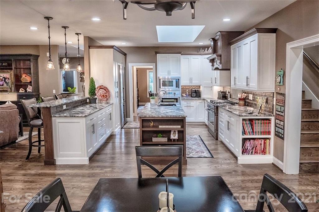 2084 North Rugby Road Hendersonville, NC 28791 - Photo 11 of 29 Gallery Image 11