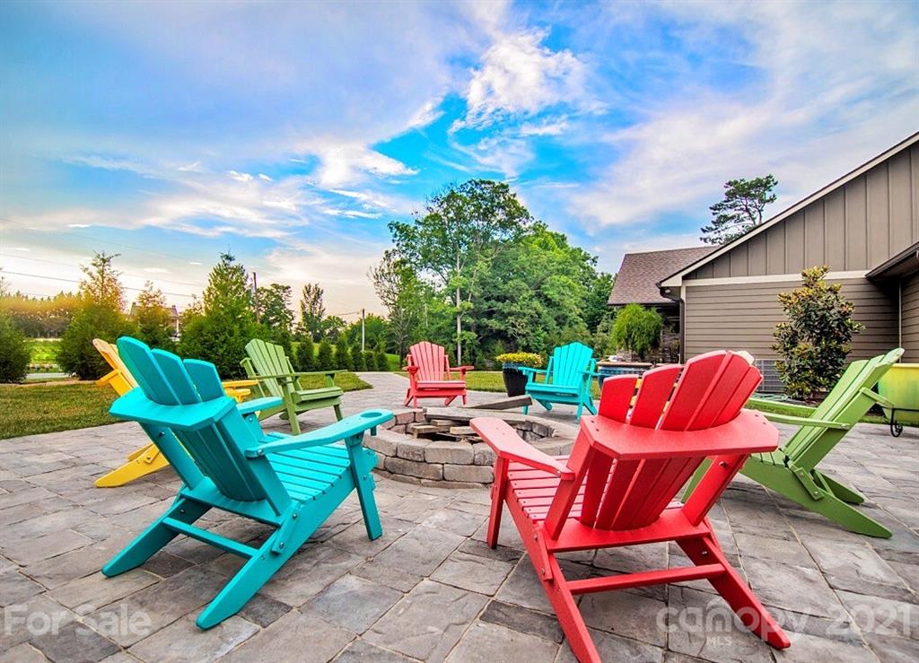 2084 North Rugby Road Hendersonville, NC 28791 - Photo 25 of 29 Gallery Image 25