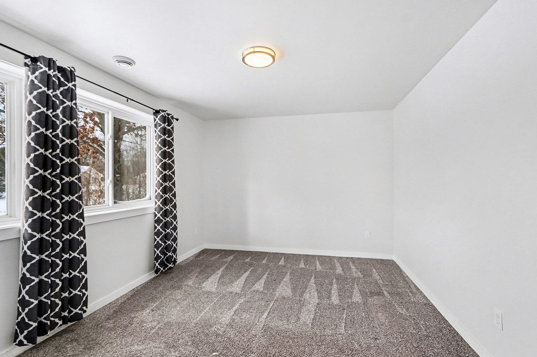 75603 Ridgeway Drive Lawton, MI 49065 - Photo 9 of 18 013_file_809