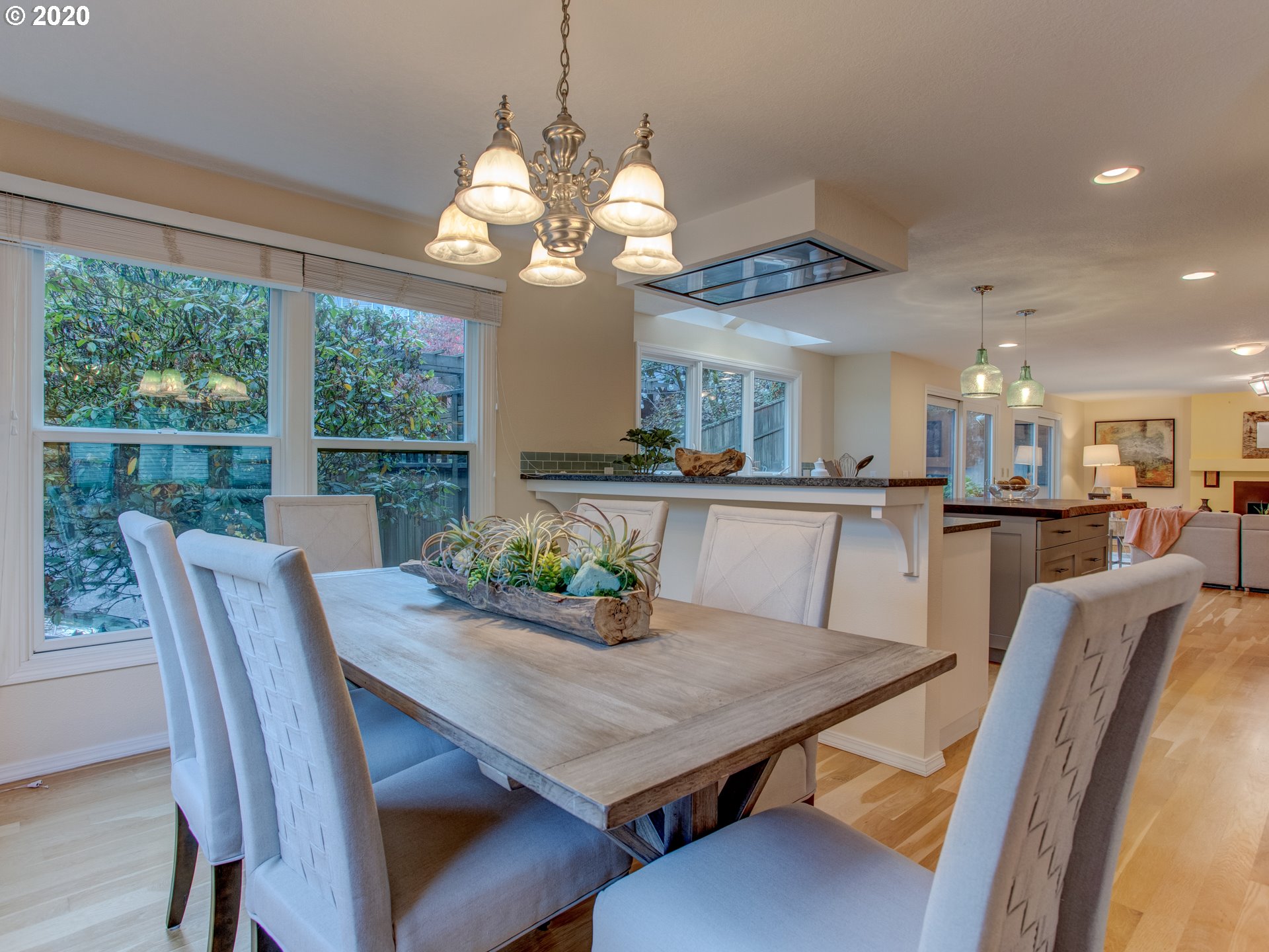 807 Southwest Terwilliger Place Portland, OR 97239 - Photo 11 of 32 Gallery Image 11