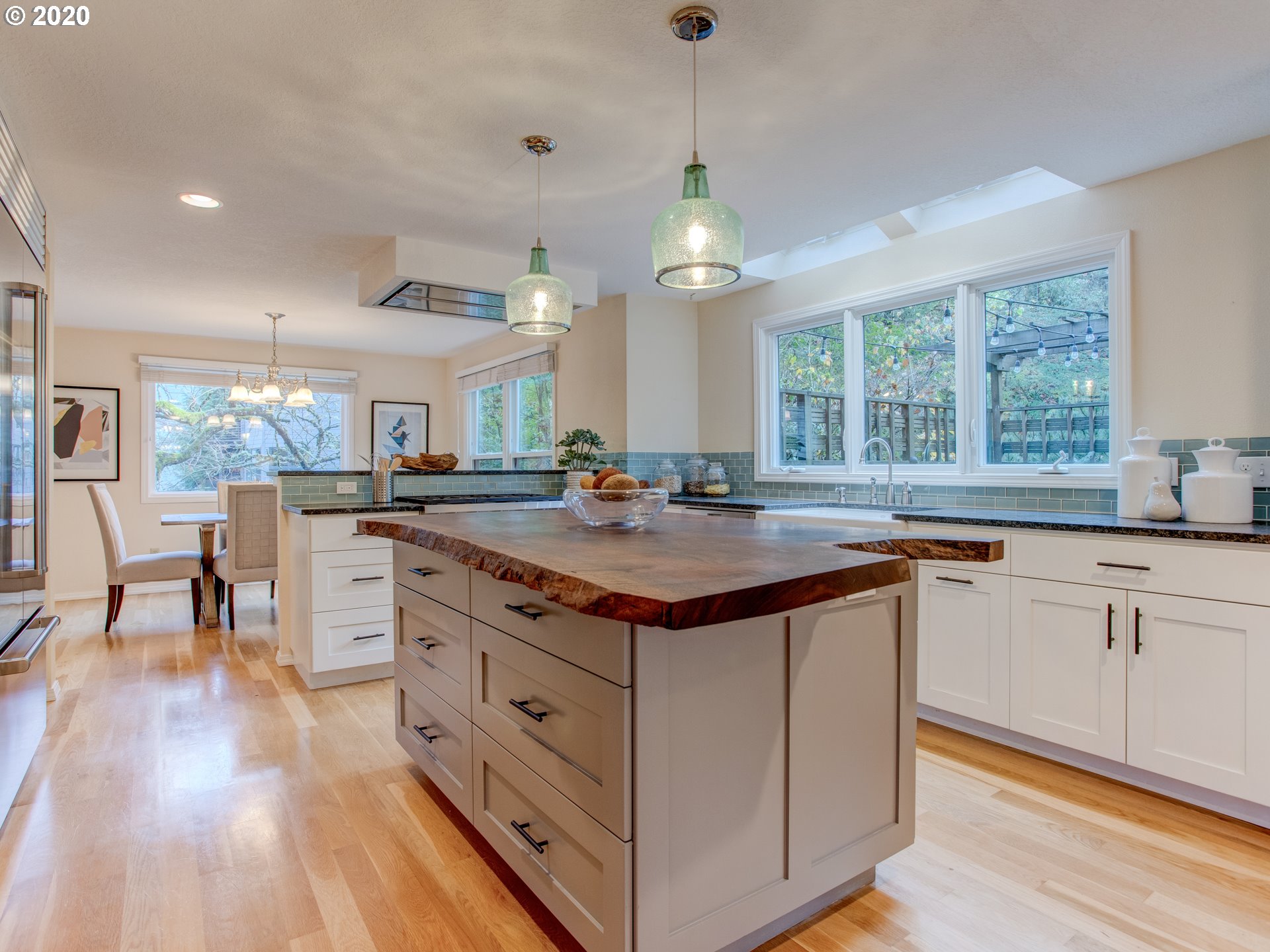 807 Southwest Terwilliger Place Portland, OR 97239 - Photo 15 of 32 Gallery Image 15