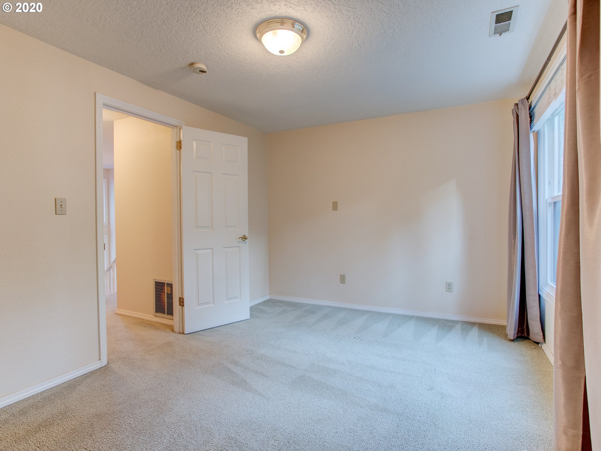 807 Southwest Terwilliger Place Portland, OR 97239 - Photo 24 of 32 Gallery Image 24
