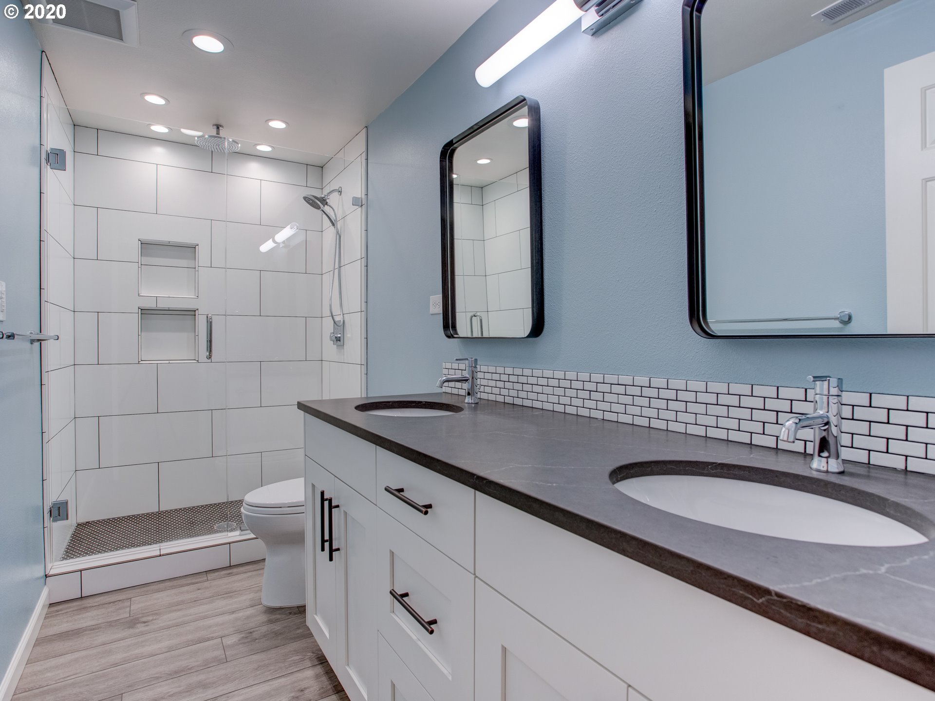 807 Southwest Terwilliger Place Portland, OR 97239 - Photo 26 of 32 Gallery Image 26