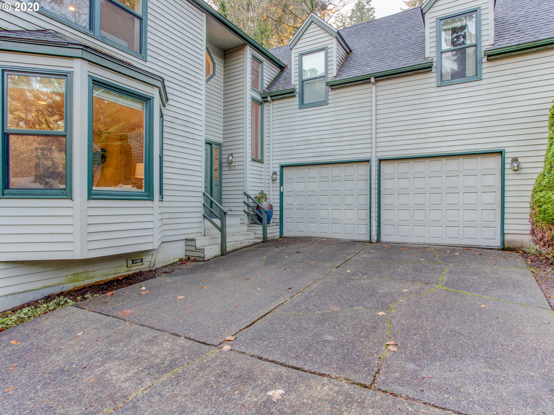 807 Southwest Terwilliger Place Portland, OR 97239 - Photo 6 of 32 Gallery Image 6