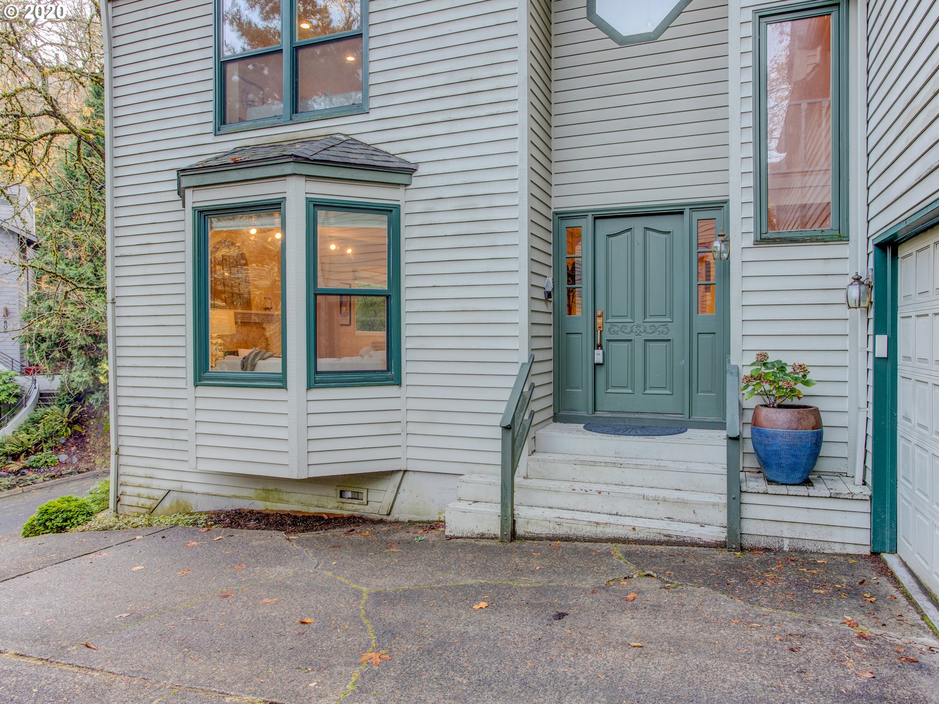 807 Southwest Terwilliger Place Portland, OR 97239 - Photo 7 of 32 Gallery Image 7