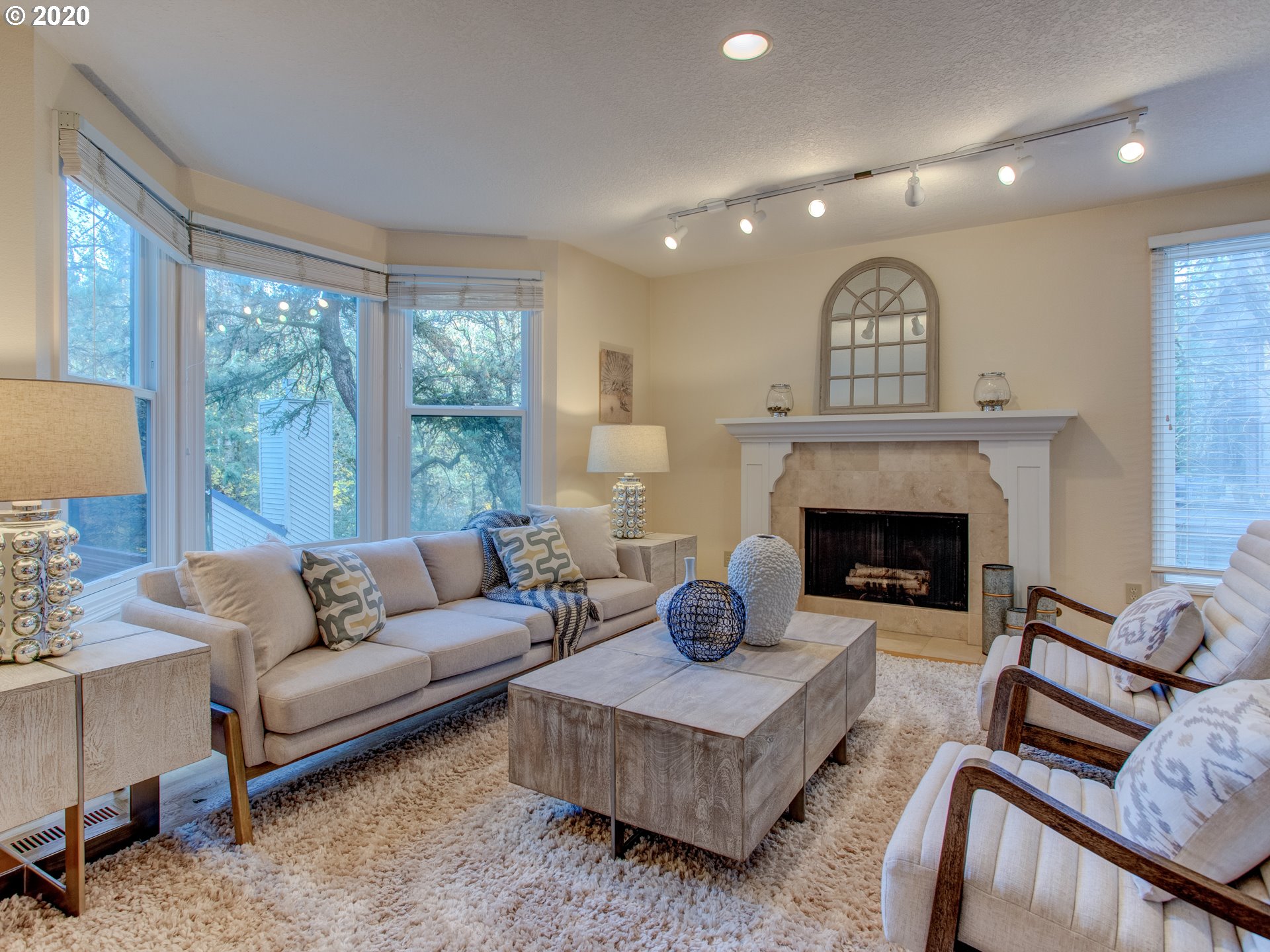 807 Southwest Terwilliger Place Portland, OR 97239 - Photo 8 of 32 Gallery Image 8