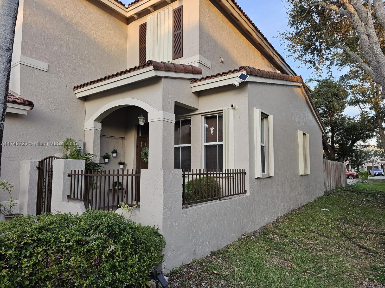 955 Southwest 154th Path, Unit 955 Miami, FL 33194 - Photo 3 of 38 Gallery Image 3