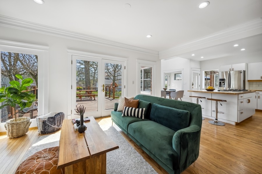 723 Laurel Avenue Wilmette, IL 60091 - Photo 18 of 49