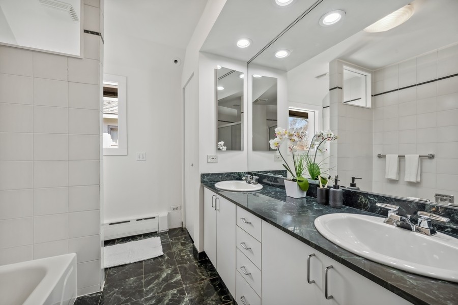 723 Laurel Avenue Wilmette, IL 60091 - Photo 25 of 49