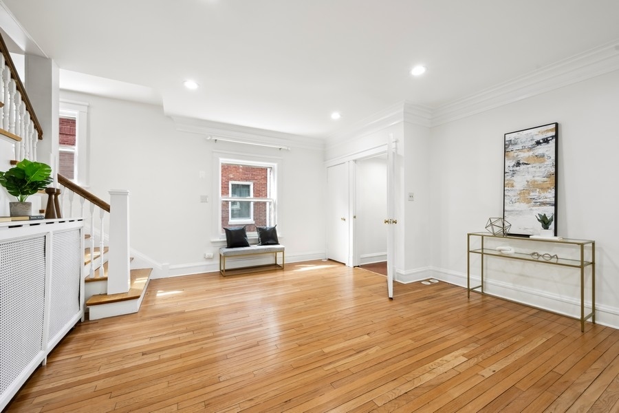 723 Laurel Avenue Wilmette, IL 60091 - Photo 6 of 49