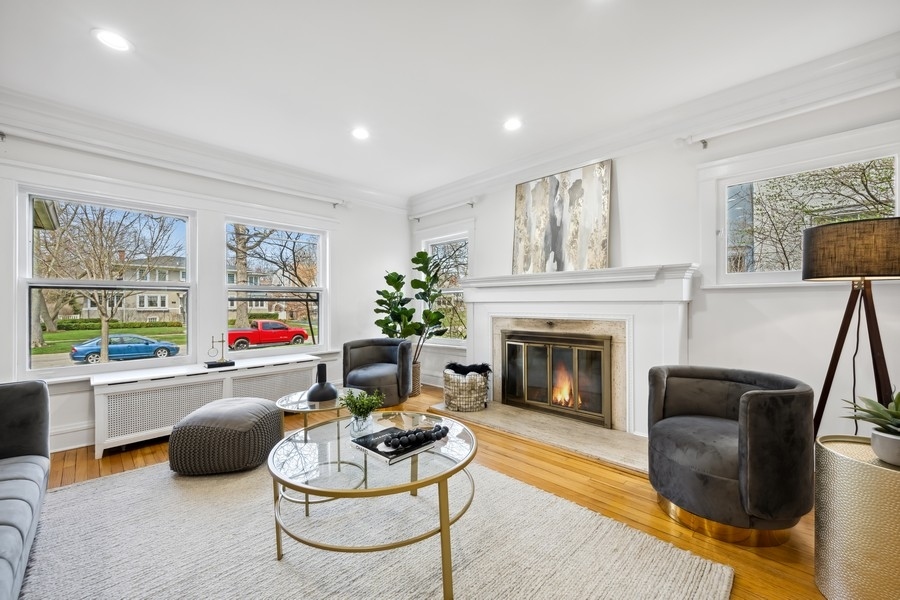 723 Laurel Avenue Wilmette, IL 60091 - Photo 8 of 49