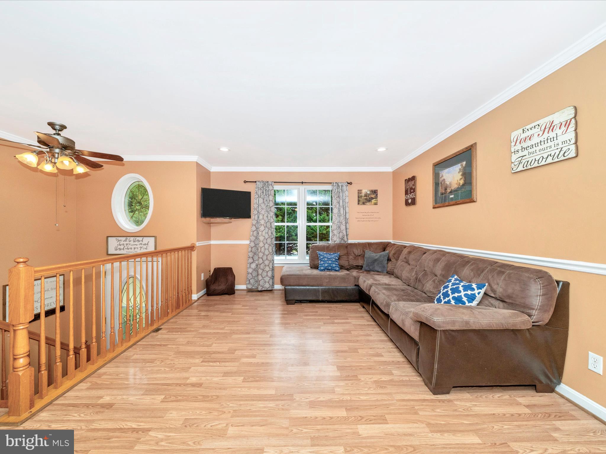 105 St Johns Road Littlestown, PA 17340 - Photo 5 of 66 Living Room