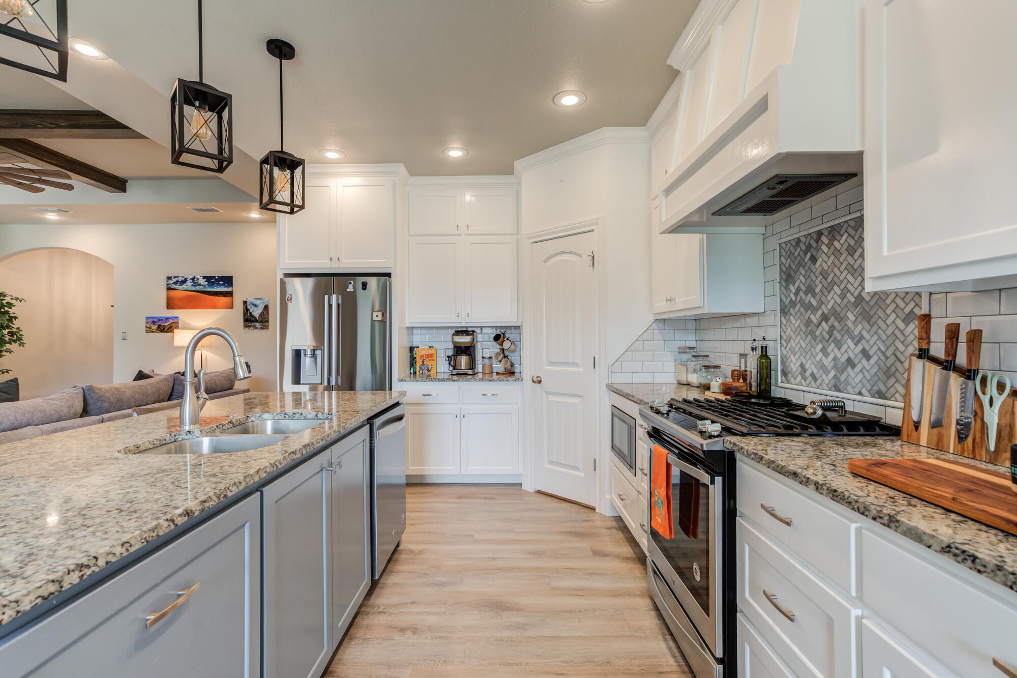 7805 56th Street Lubbock, TX 79407 - Photo 25 of 57 7805-56th-St_Lubbock-TX_23_Kitchen