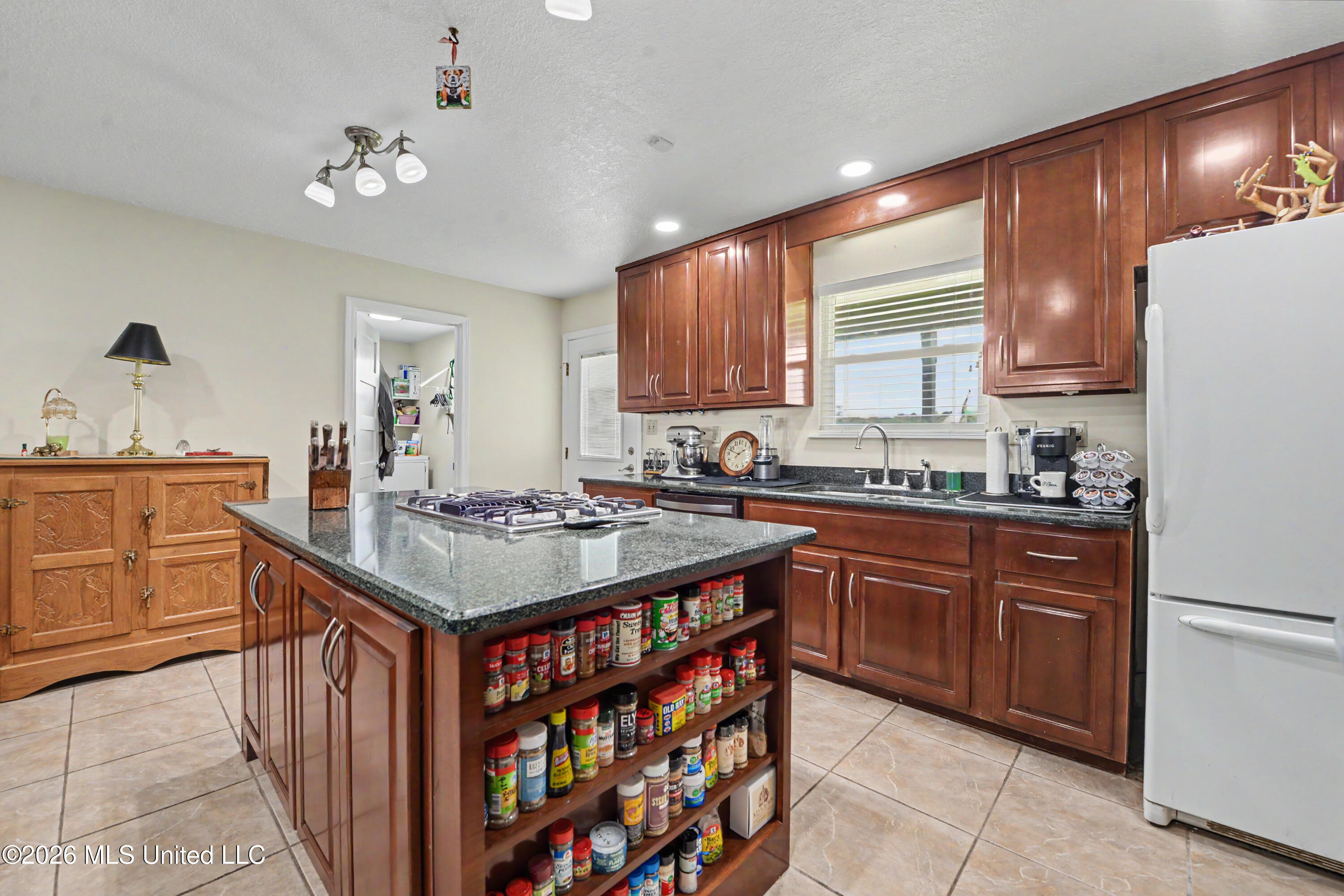 3925 Dantzler Street Moss Point, MS 39563 - Photo 13 of 41 011