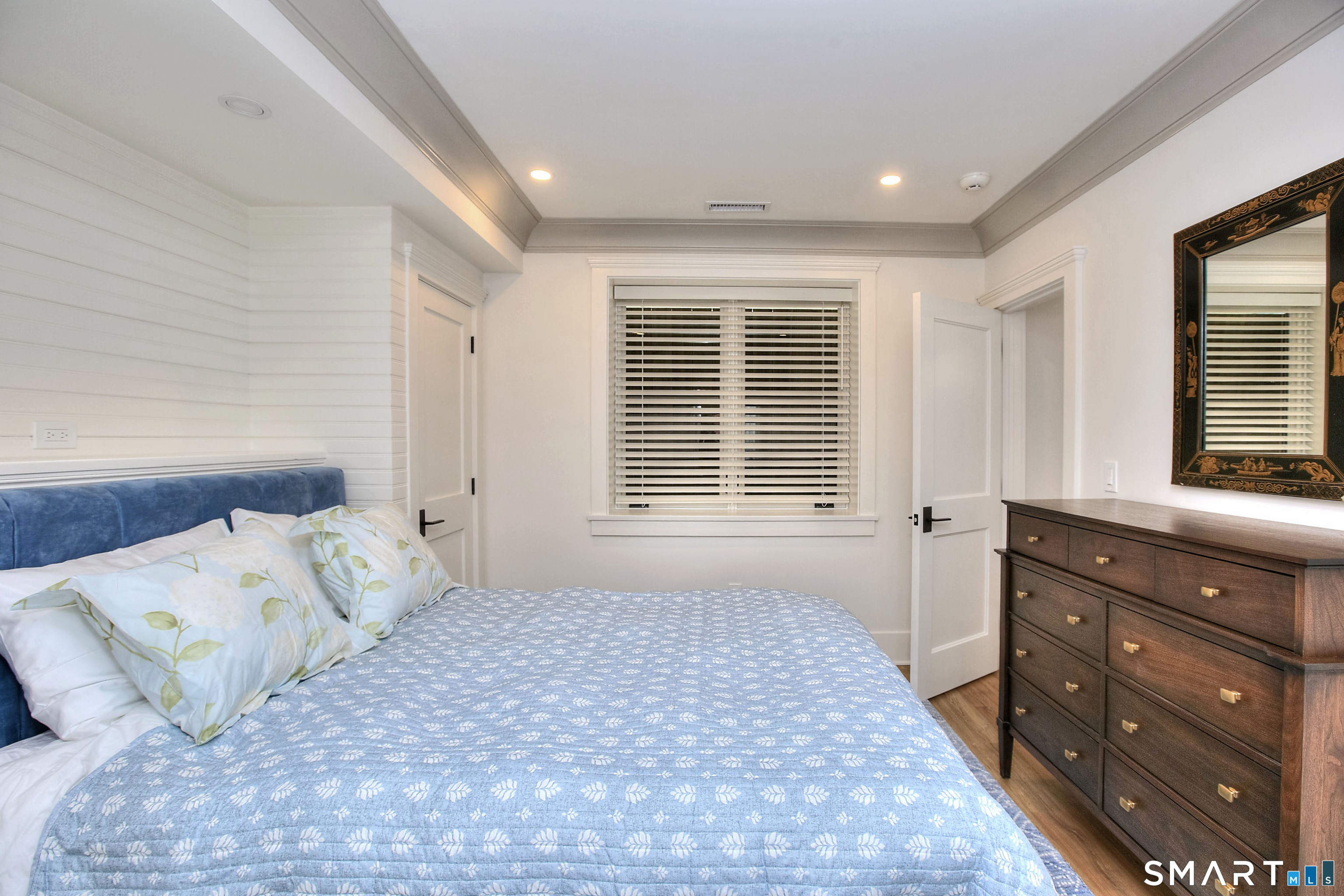 1180 Oldfield Road Fairfield, CT 06824 - Photo 11 of 15 Gallery Image 11