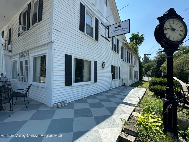 a house that has a lots of windows in it