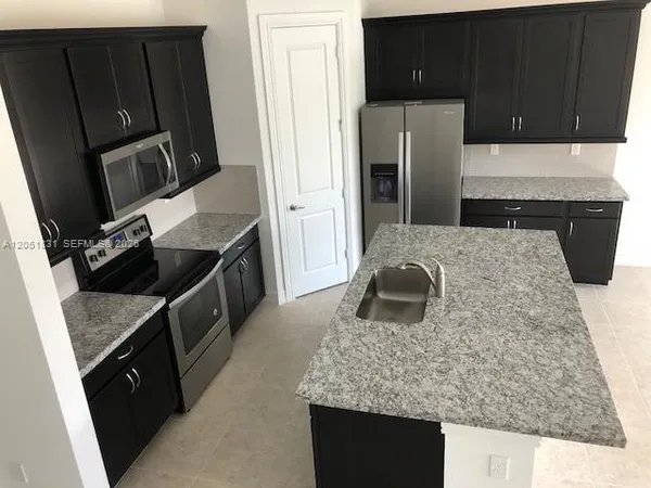 $3,900 | 11566 Southwest 13th Lane, Pembroke Pines, FL 33025