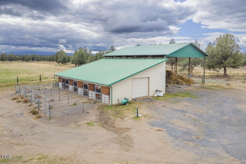 24585 Dodds Road Bend, OR 97701 - Photo 112 of 114