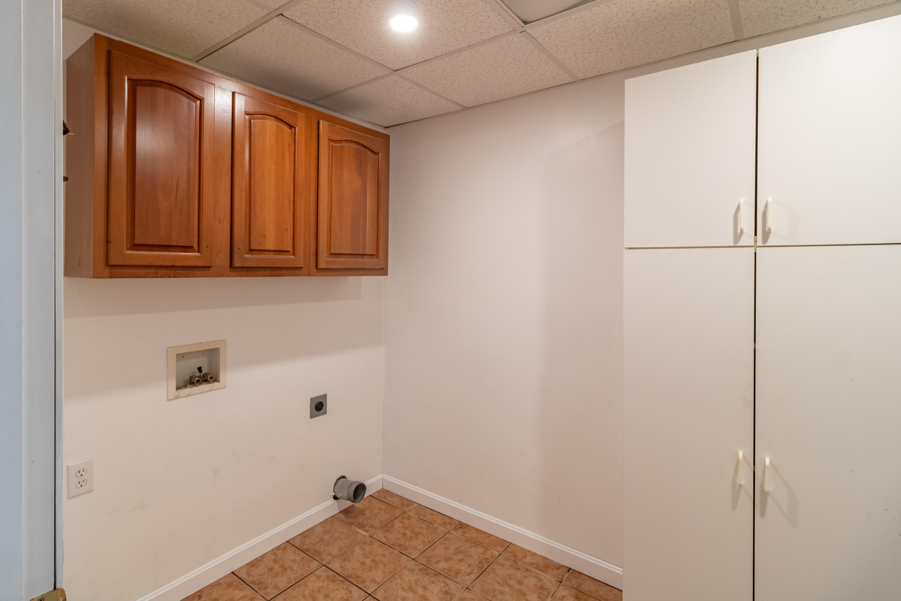 23 Millvale Road Bucksport, ME 04416 - Photo 20 of 35 23 Millvale Road Interiors-59