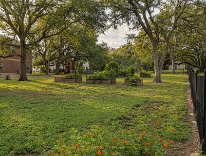 $685,000 | 122 Avenida Brisa Fresca Road, Kyle, TX 78640