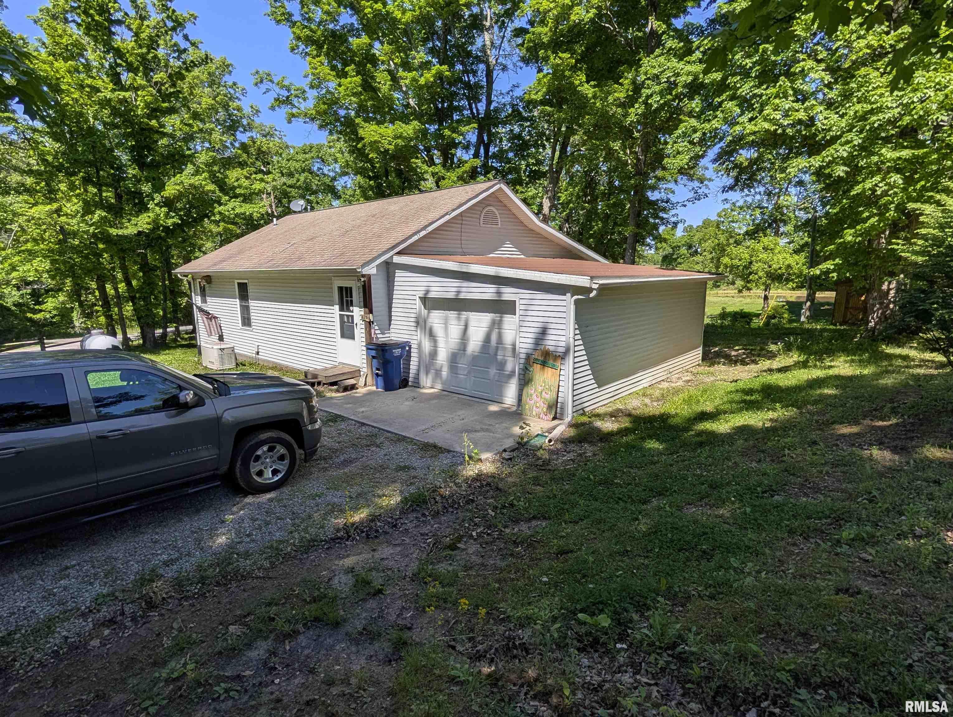 475 Karbers Ridge Road Elizabethtown, IL 62931 - Photo 3 of 13