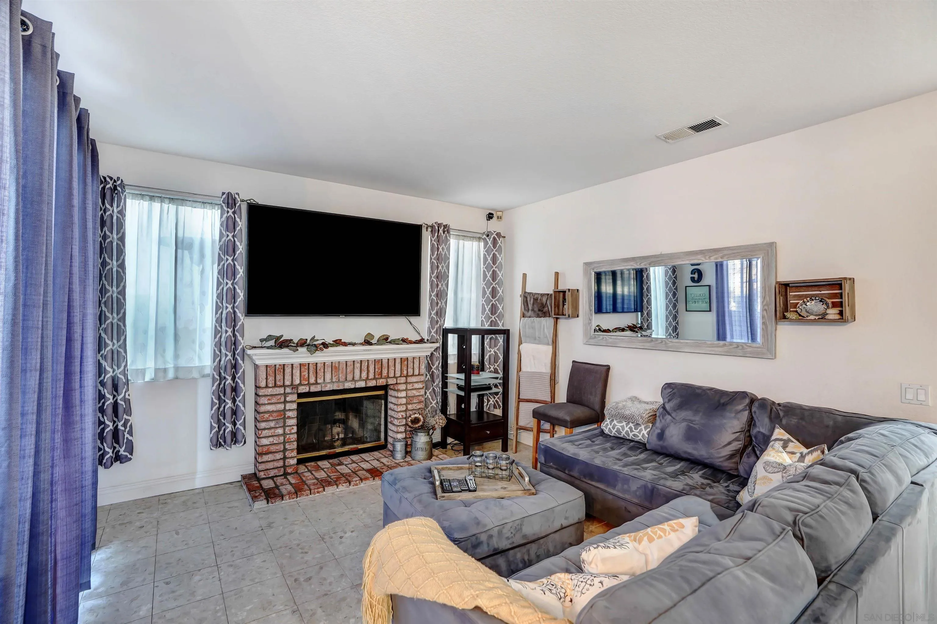 7943 Prairie Shadow Road San Diego, CA 92126 - Photo 7 of 24 Gallery Image 7