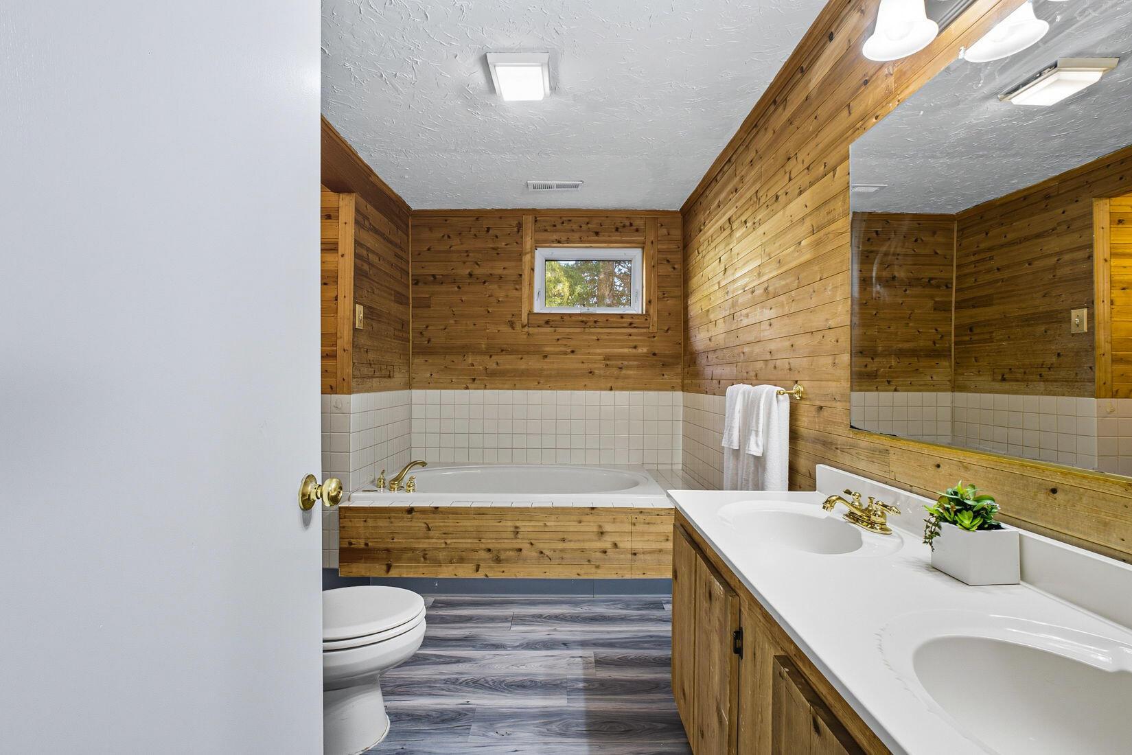 11951 Center Village Road Galena, OH 43021 - Photo 16 of 64 Full Bathroom 1