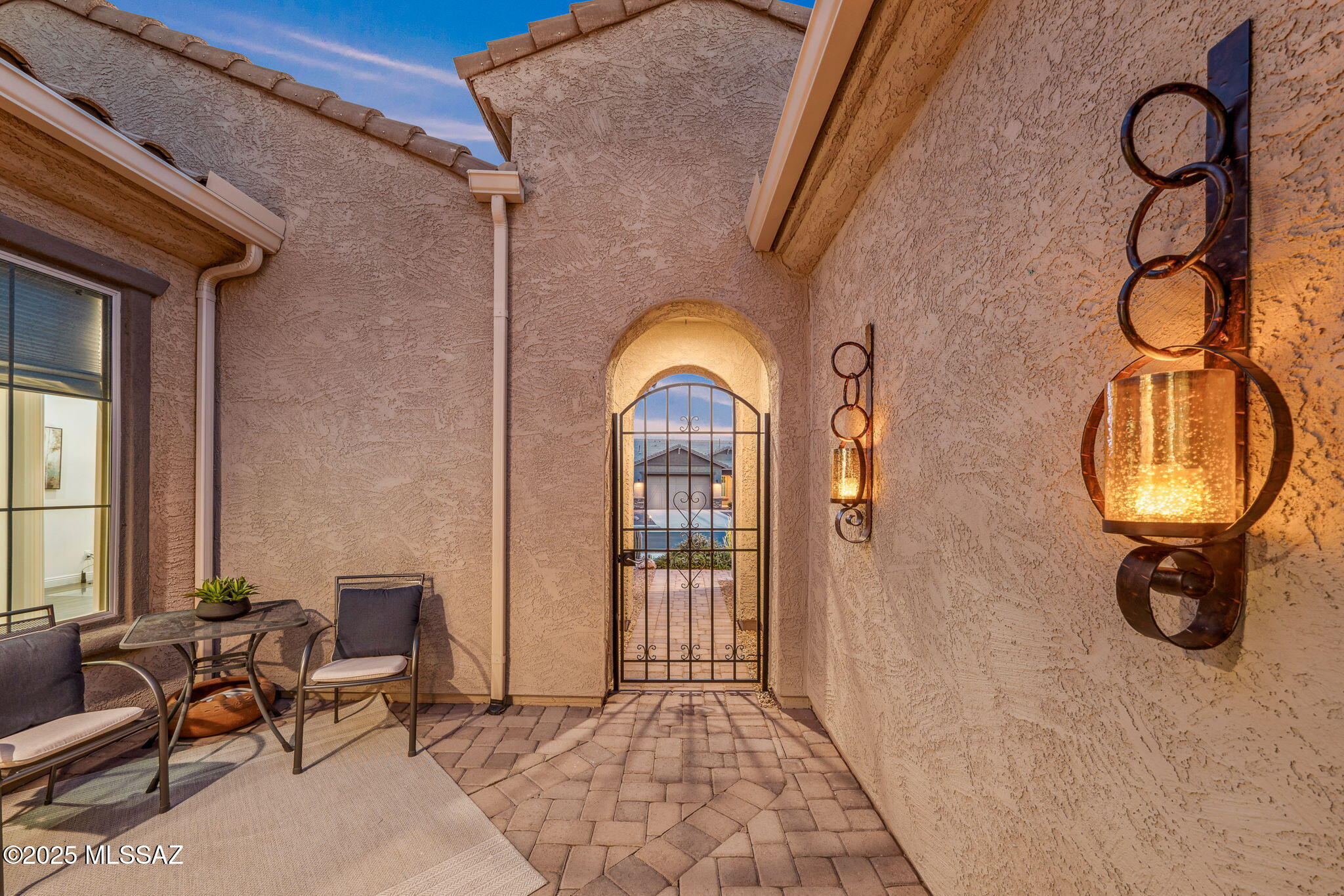 755 East Romsdalen Road Tucson, AZ 85755 - Photo 4 of 48
