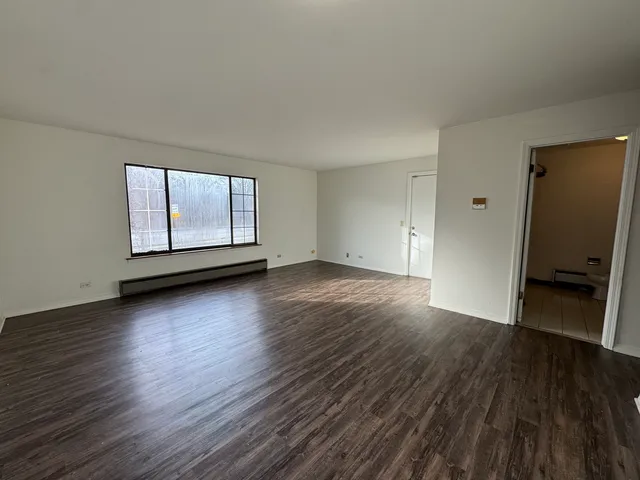 $1,650 | 901 East Chicago Avenue, Unit 2E, Naperville, IL 60540