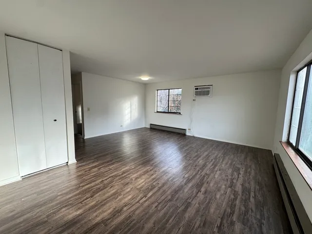 $1,650 | 901 East Chicago Avenue, Unit 2E, Naperville, IL 60540