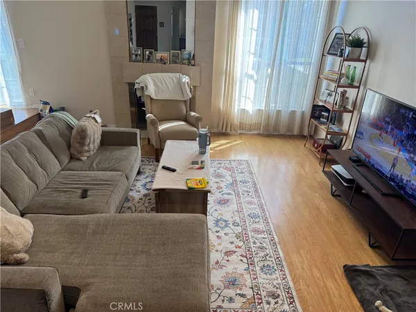 $5,450 | 451 Medford Court, Unit 102, Long Beach, CA 90803