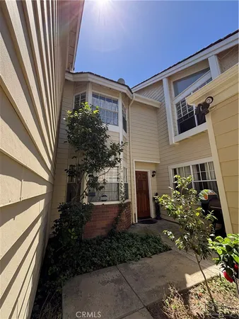 $5,450 | 451 Medford Court, Unit 102, Long Beach, CA 90803