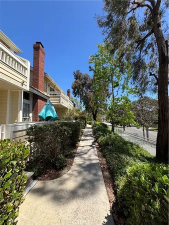 $5,450 | 451 Medford Court, Unit 102, Long Beach, CA 90803