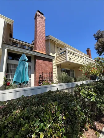 $5,450 | 451 Medford Court, Unit 102, Long Beach, CA 90803