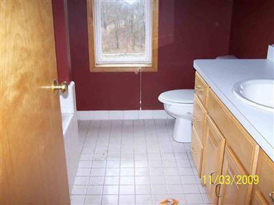 1832 Argentine Road Howell, MI 48843 - Photo 5 of 14 20233586-4.JPG