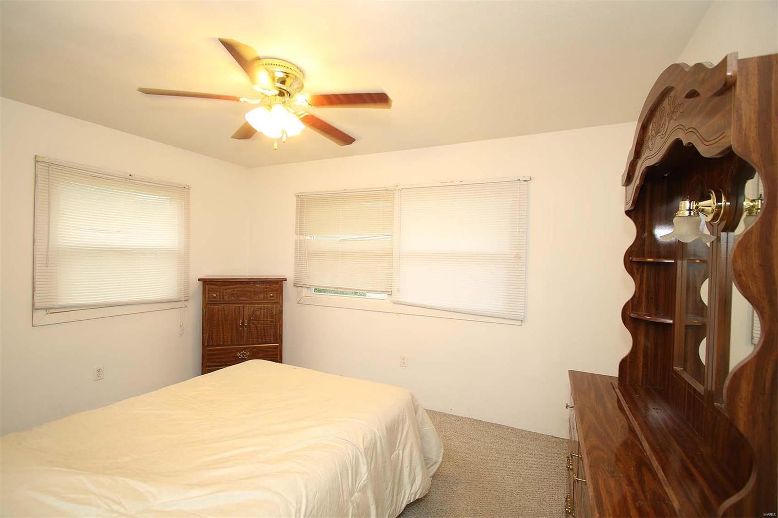 2001 Ridge Drive Alton, IL 62002 - Photo 11 of 12 Gallery Image 11