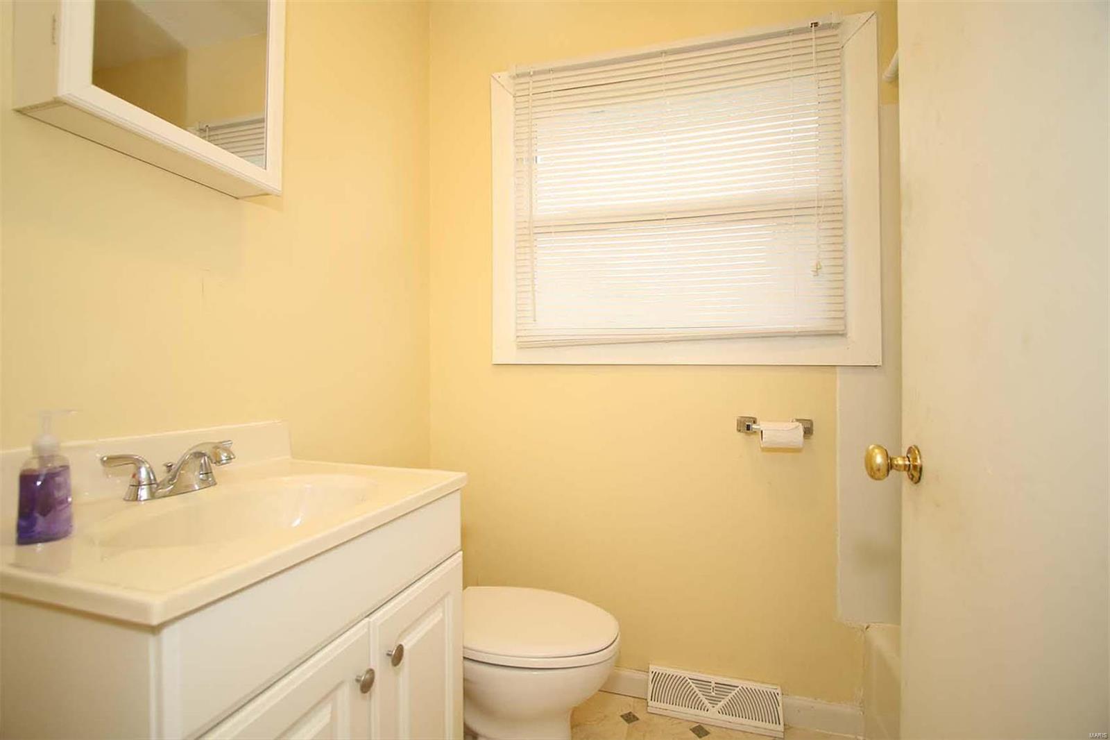 2001 Ridge Drive Alton, IL 62002 - Photo 12 of 12 Gallery Image 12