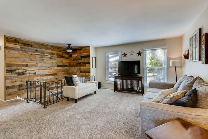 675 Rodenburg Road Roselle, IL 60172 - Photo 4 of 20