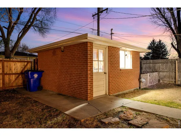 a view of a garage