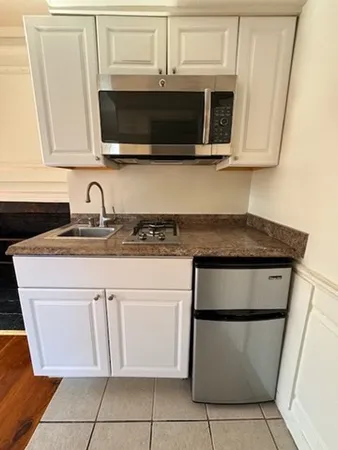 $1,645 | 25 State Street, Unit 1, Marblehead, MA 01945