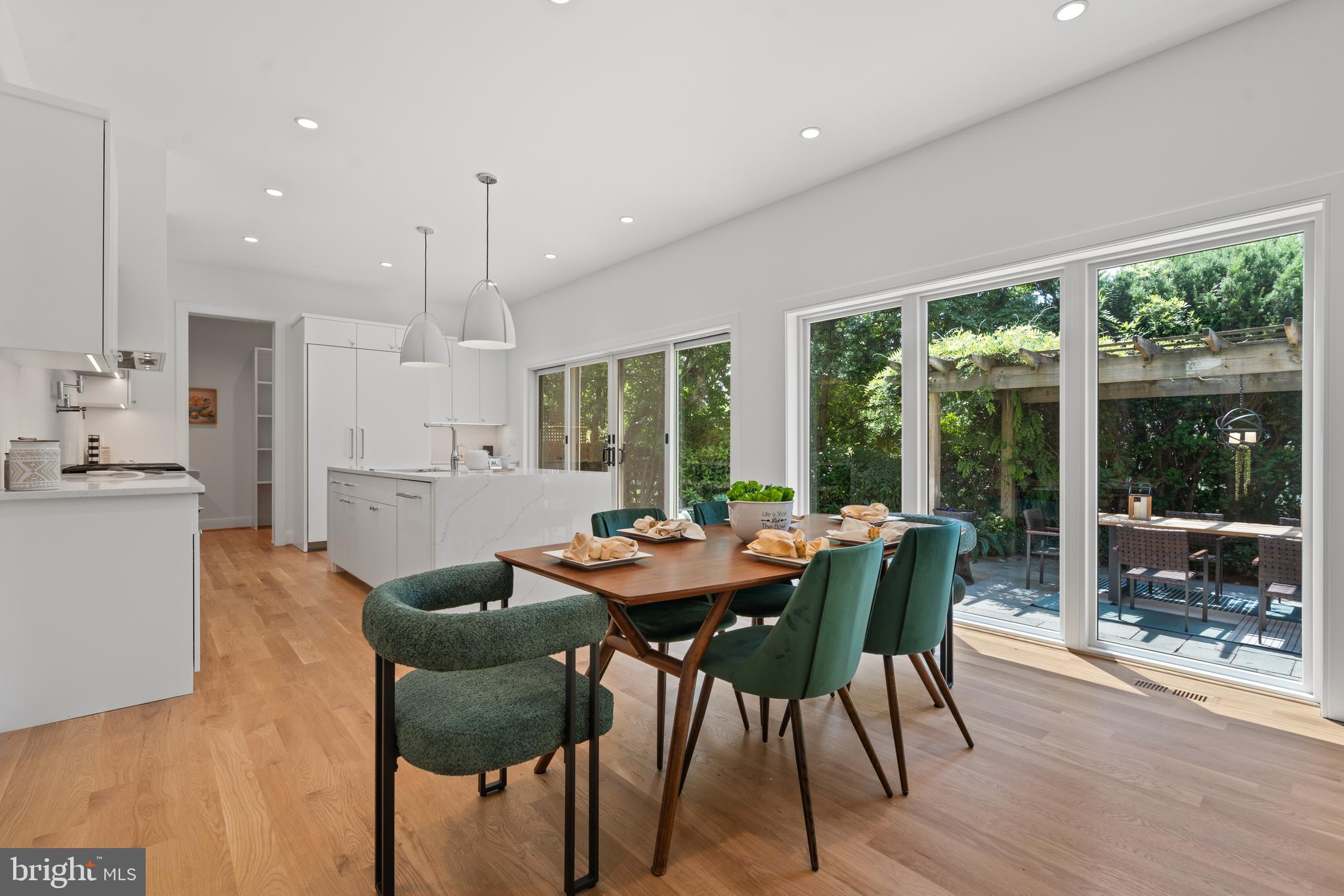 4806 Grantham Avenue Chevy Chase, MD 20815 - Photo 12 of 66