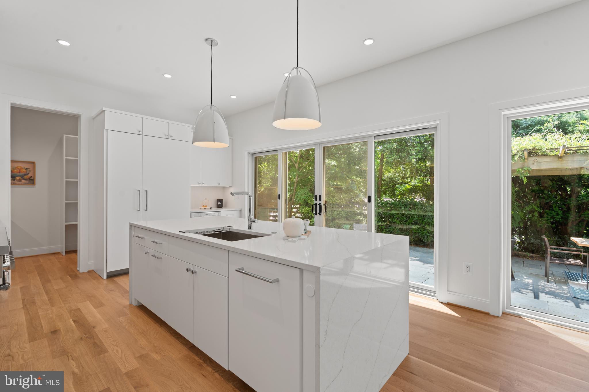 4806 Grantham Avenue Chevy Chase, MD 20815 - Photo 15 of 66