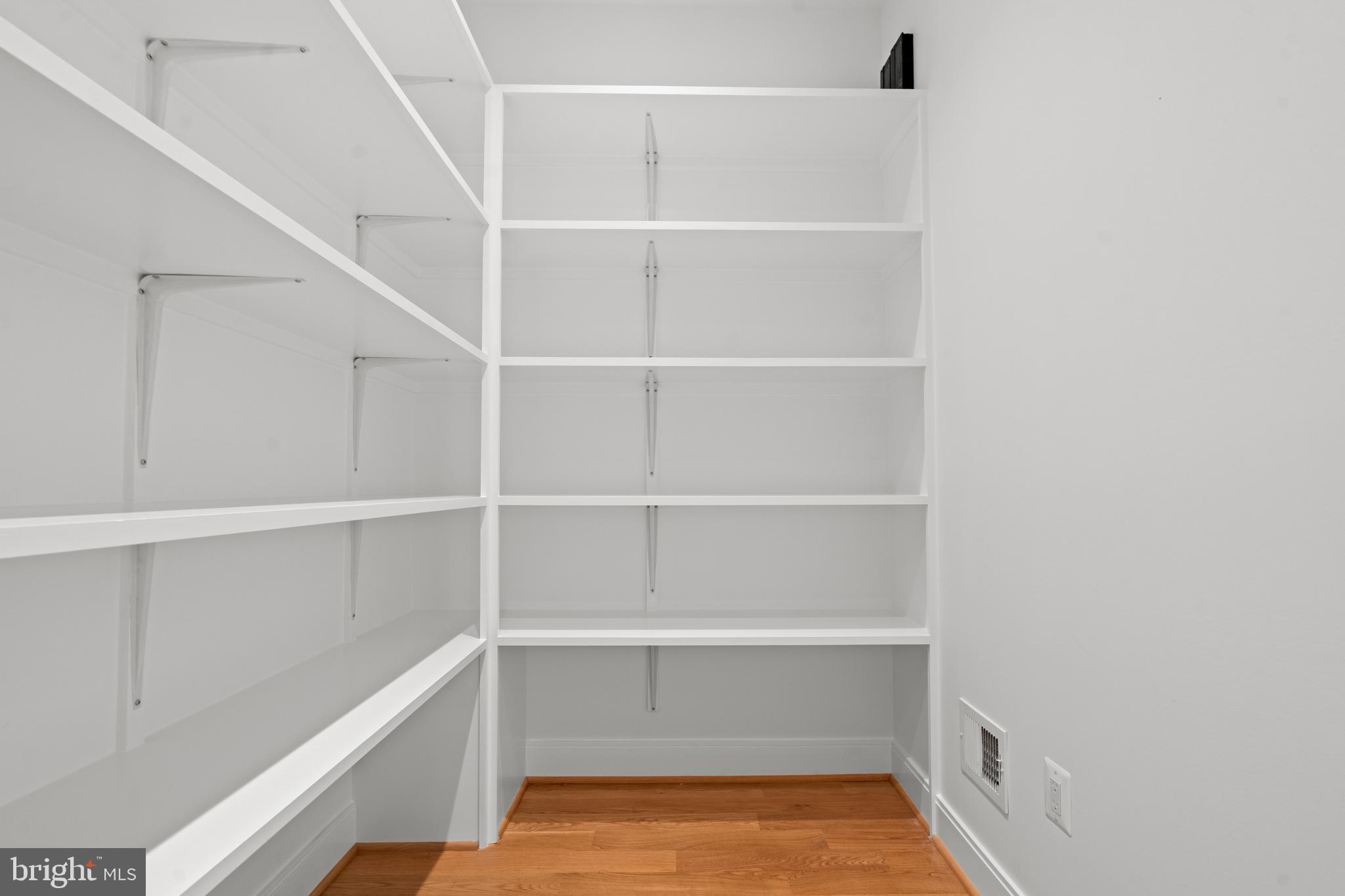 4806 Grantham Avenue Chevy Chase, MD 20815 - Photo 20 of 66