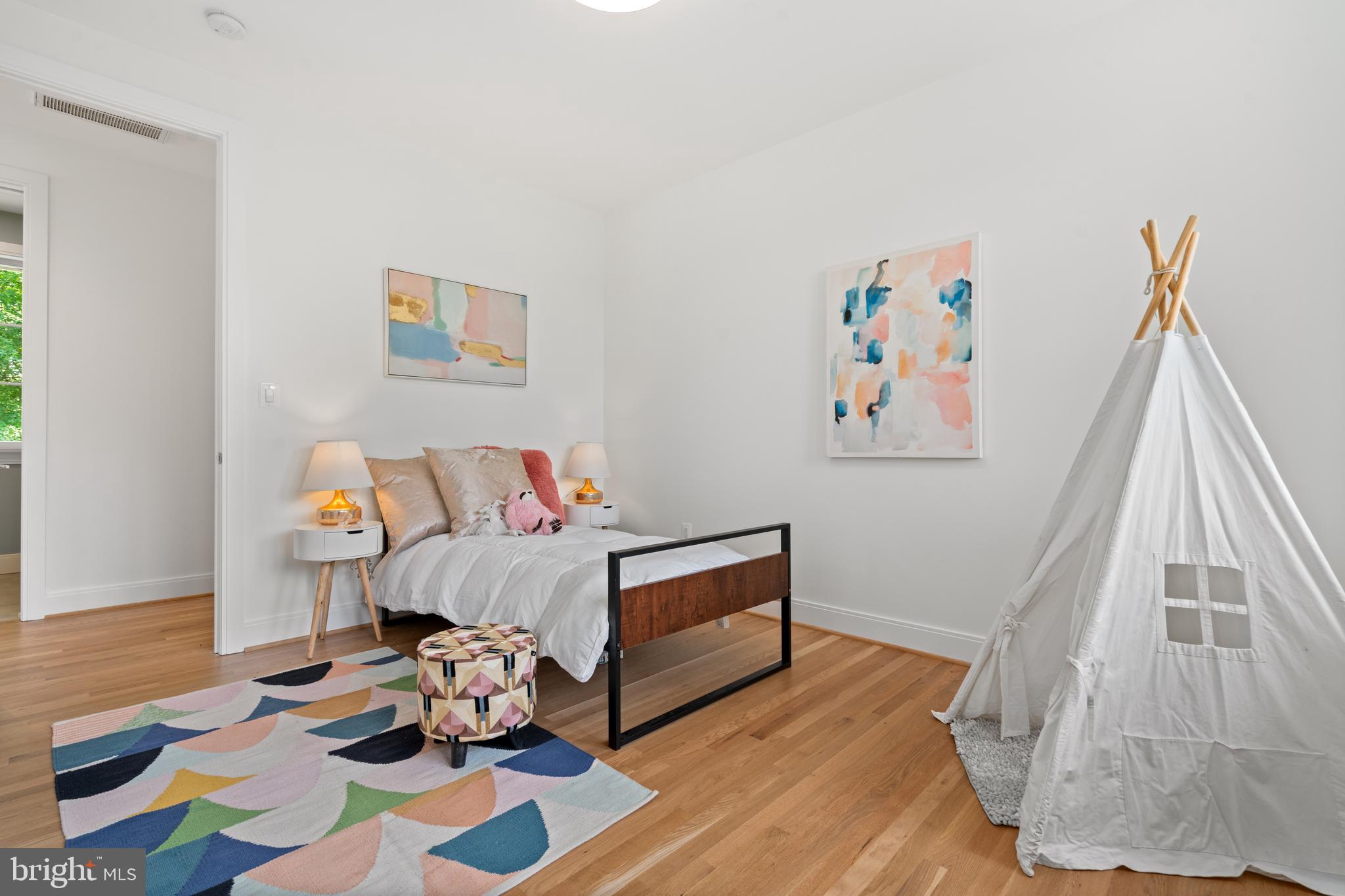 4806 Grantham Avenue Chevy Chase, MD 20815 - Photo 34 of 66